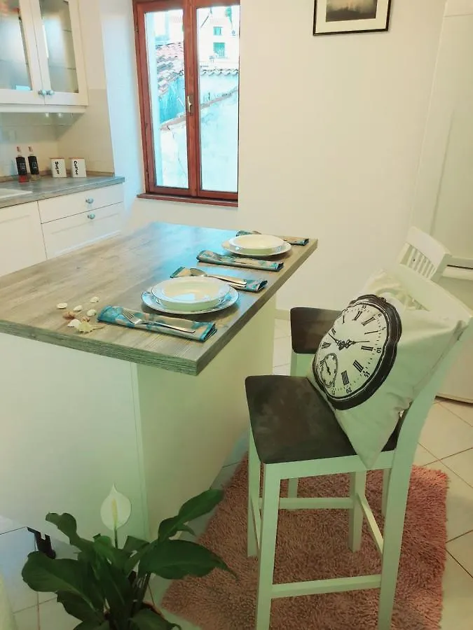 Appartamento Nona Marija Rovigno 0*,  Croazia